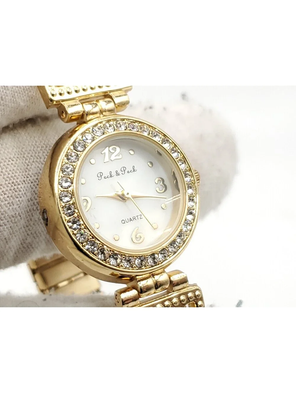 Peck & Peck Quartz Watch Womens New Battery Gold Tone White MOP Round Dial 24mm